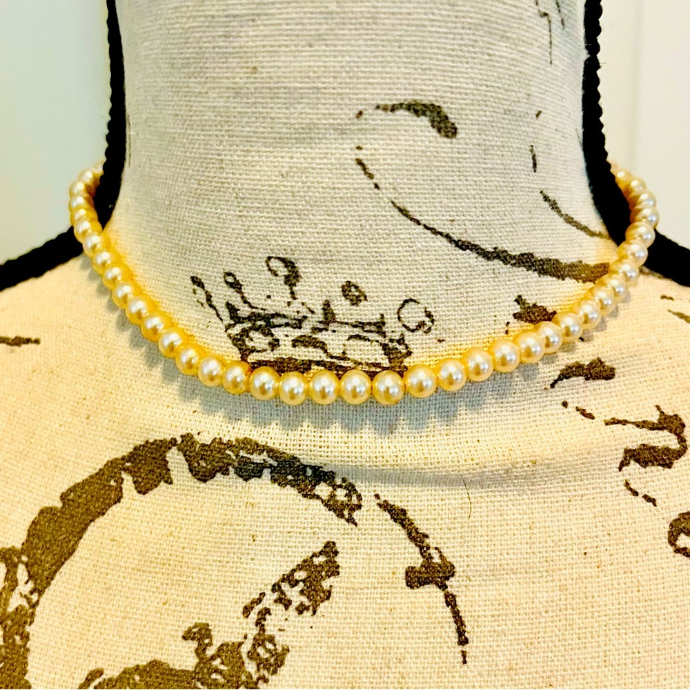 Vintage Deltah Faux Pearl Necklace Silver Tone 14”, 1940/1950s. Rare Find